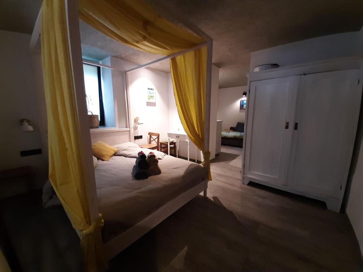 Haus Fels Bed & Breakfast สลูแดร์โน ภายนอก รูปภาพ