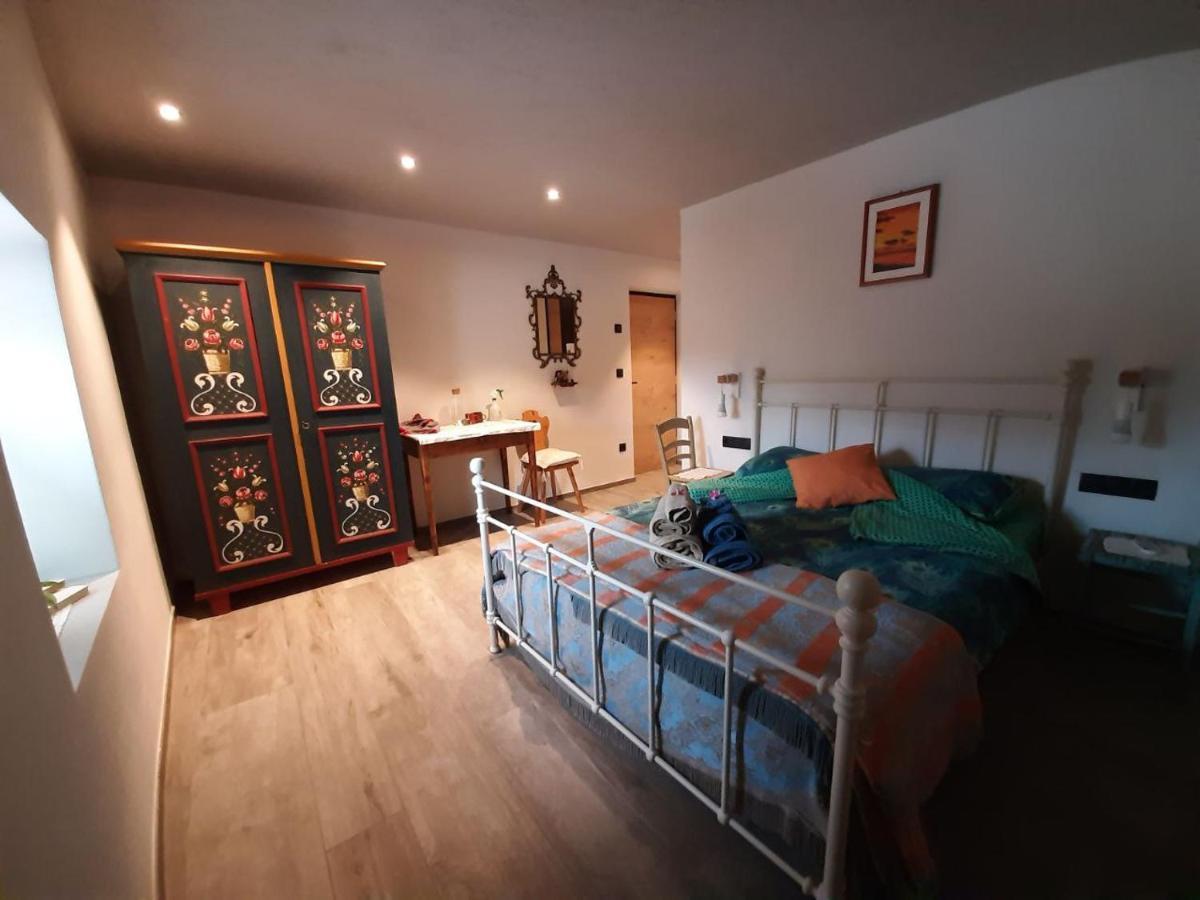 Haus Fels Bed & Breakfast สลูแดร์โน ภายนอก รูปภาพ
