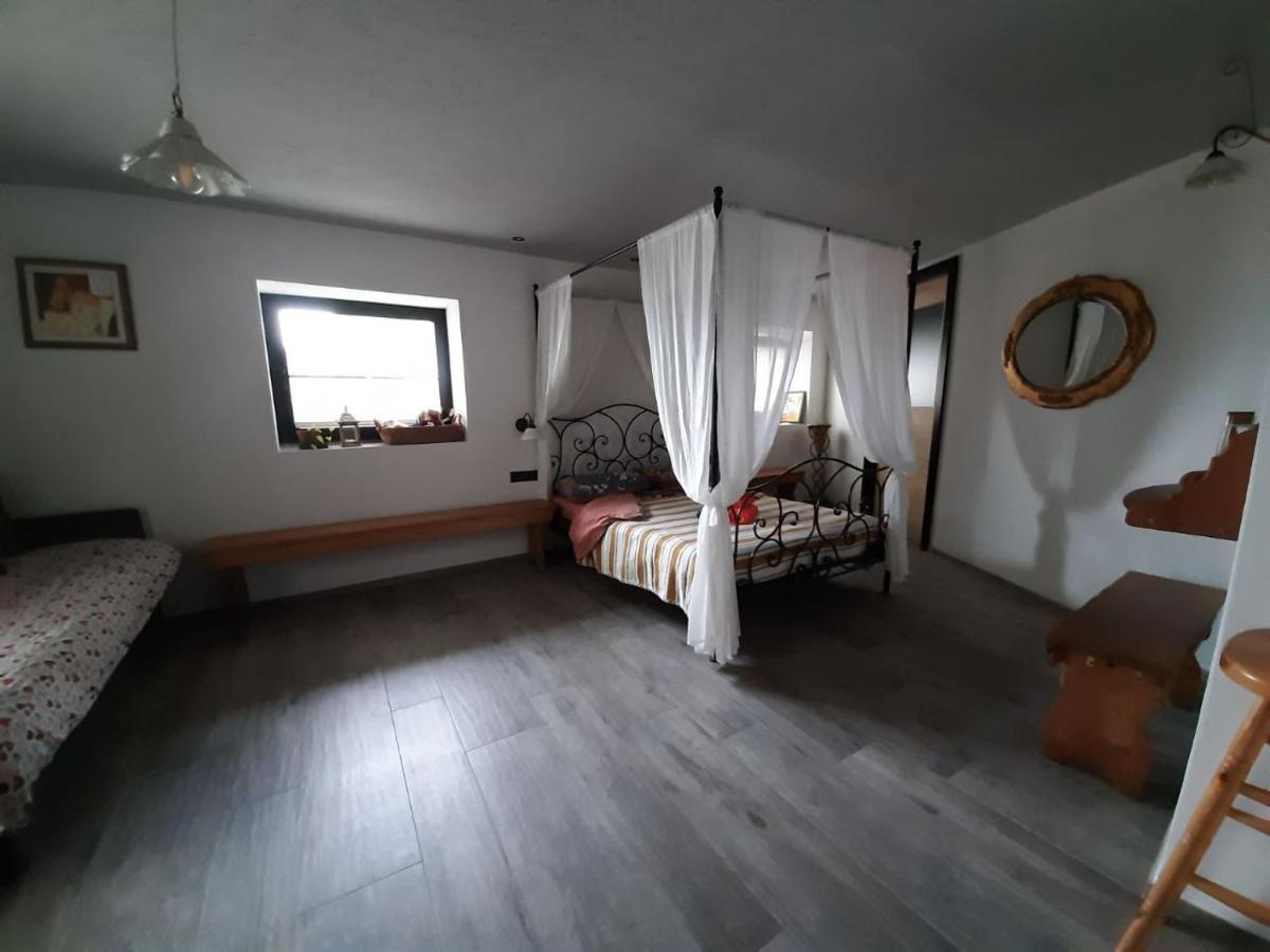 Haus Fels Bed & Breakfast สลูแดร์โน ภายนอก รูปภาพ