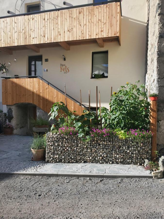 Haus Fels Bed & Breakfast สลูแดร์โน ภายนอก รูปภาพ